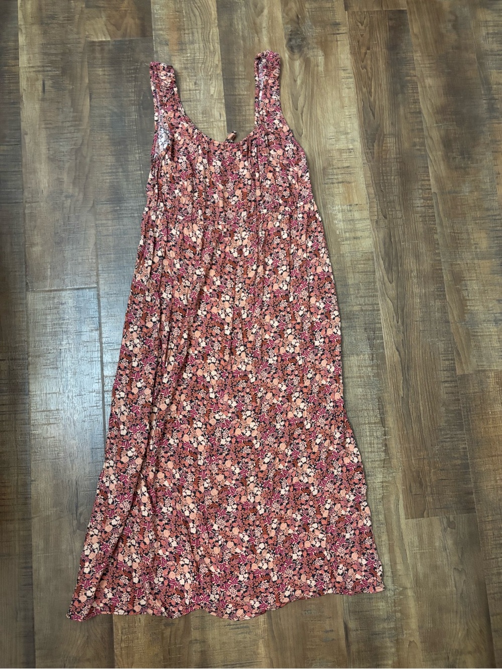 Old Navy women’s Large Waist-Defined Crepe Midi Dress brown pink floral